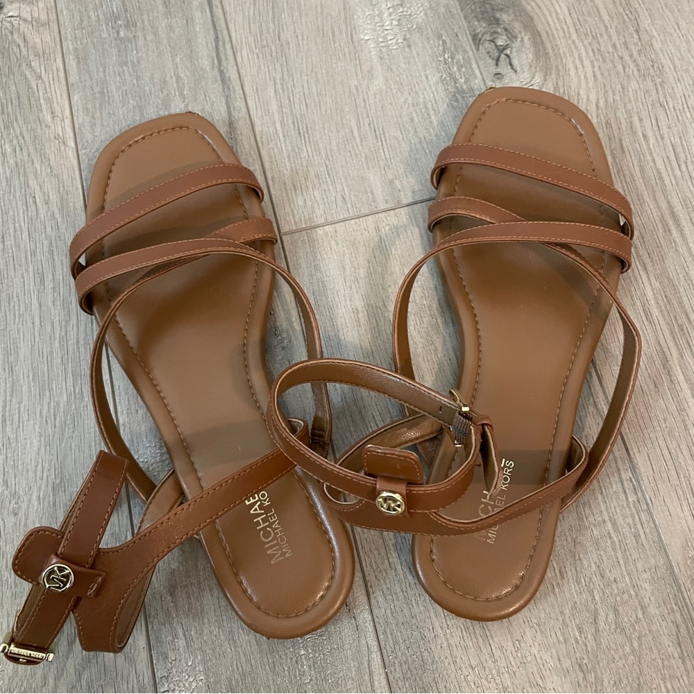 Michael Kors Tan Leather Gladiator Sandals, size 7.5 - Picture 2 of 6